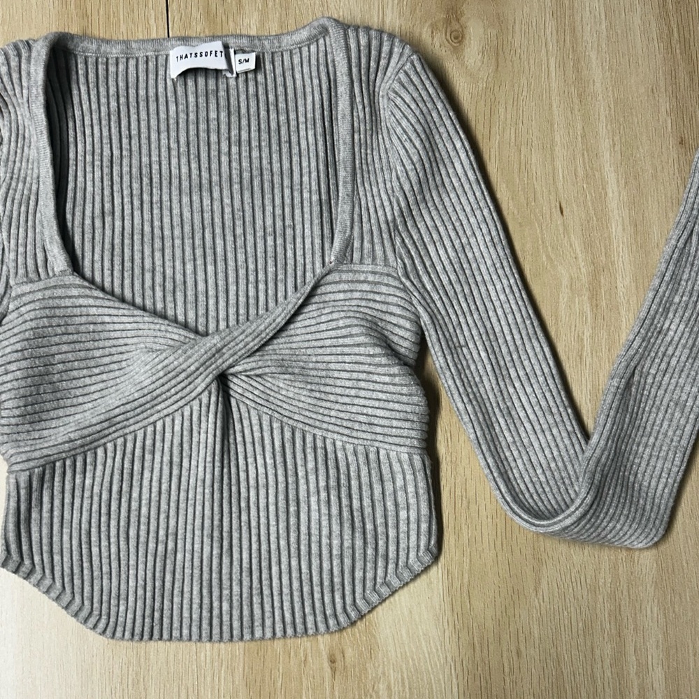 LONG SLEEVE KNIT TOP